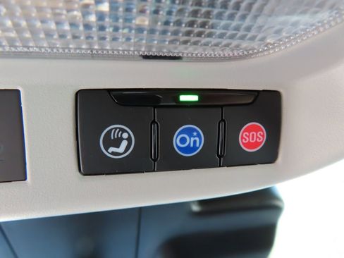 Certified 2025 Chevrolet Trax LT FWD image 10
