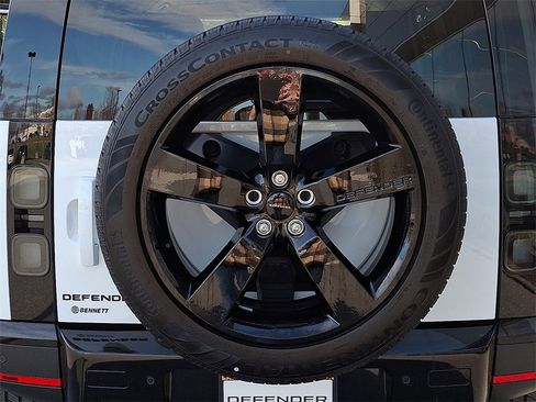 New 2026 Land Rover Defender 110 S image 19