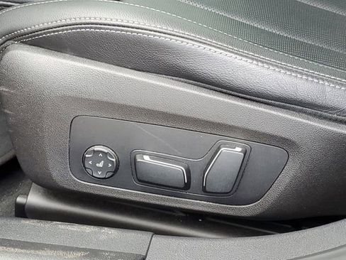 Used 2025 BMW 330i xDrive Sedan AWD/4WD image 7