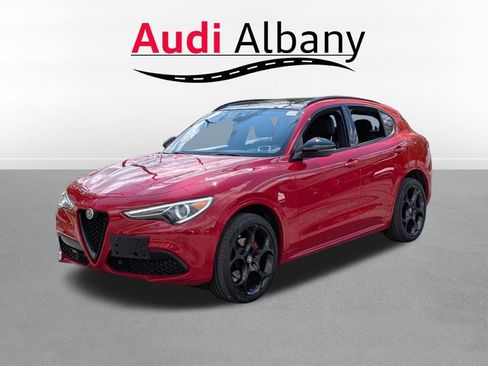 Used 2023 Alfa Romeo Stelvio Veloce AWD/4WD image 8