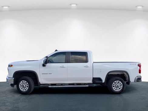 Used 2024 Chevrolet Silverado 2500 LT AWD/4WD image 14