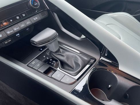 Used 2025 Hyundai Elantra Limited image 35