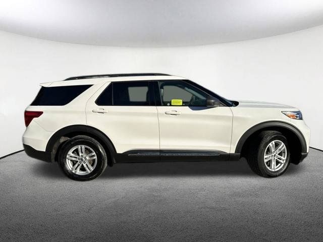 Used 2020 Ford Explorer XLT w/ Equipment Group 202A AWD/4WD image 14