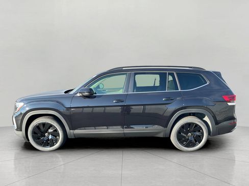 New 2026 Volkswagen Atlas SE image 4