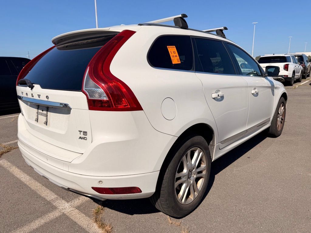 Used 2016 Volvo XC60 T5 Premier w/ Proximity Package AWD/4WD image 4