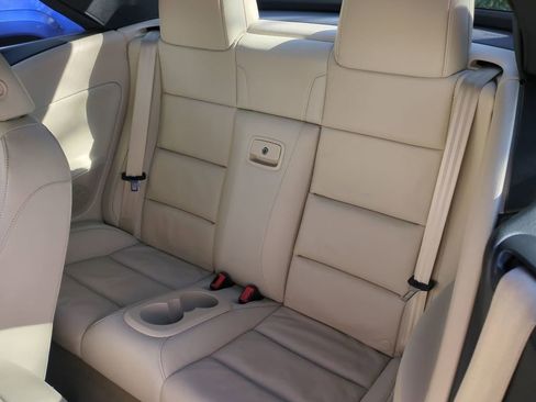 Used 2015 Volkswagen Eos Executive image 13