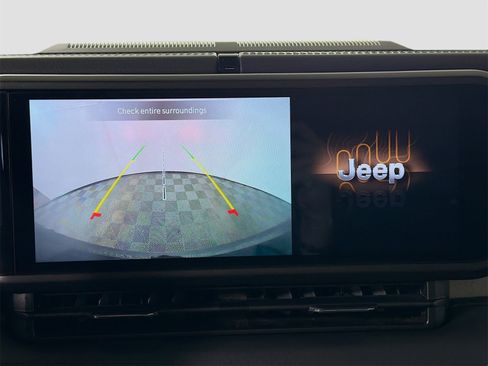 Used 2024 Jeep Wrangler Unlimited Sahara image 17