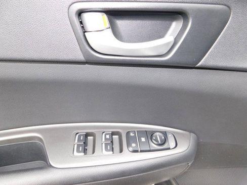 Used 2018 Kia Optima LX w/ 17" Alloy Wheels Package image 15