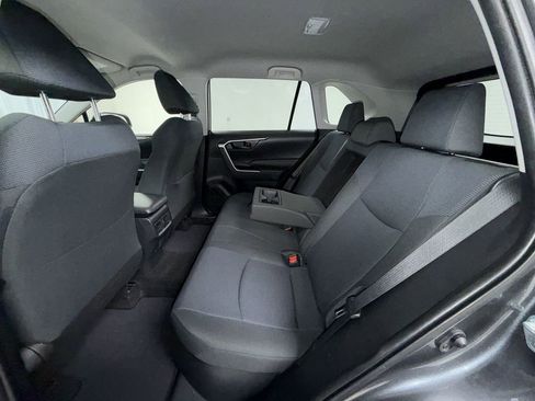 Used 2019 Toyota RAV4 LE w/ Carpet Mat Package image 12