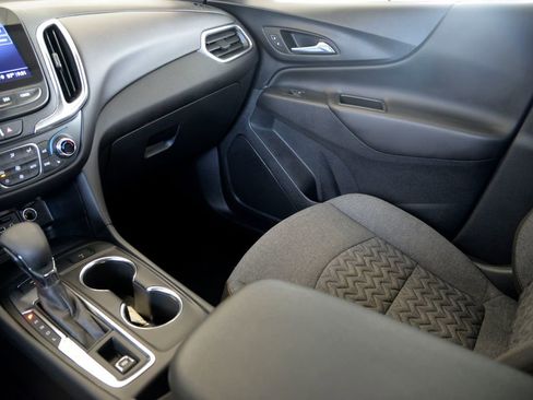 Used 2023 Chevrolet Equinox LT image 27