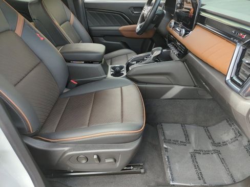 Used 2024 GMC Canyon AT4 w/ AT4 Premium Package image 20