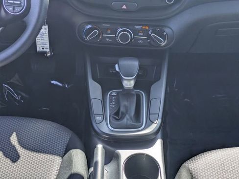 Used 2025 Kia Soul LX FWD image 18