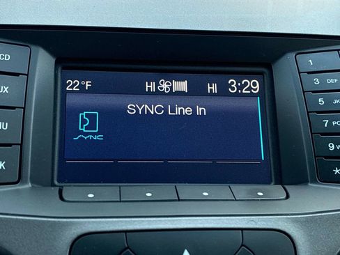 Used 2018 Ford Taurus SEL image 33