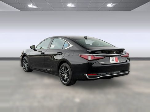 Used 2024 Lexus ES 300h w/ Premium Package FWD image 3
