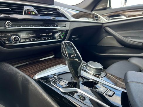 Used 2023 BMW 530e xDrive 530e iPerformance image 54