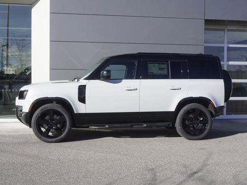 New 2026 Land Rover Defender 110 X-Dynamic SE image 8