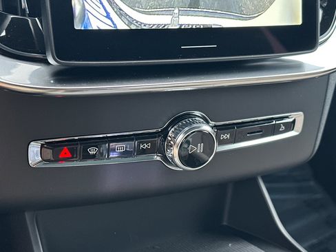 New 2026 Volvo XC90 B6 Plus image 19