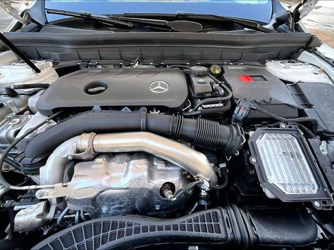 Used 2026 Mercedes-Benz GLB 250 4MATIC image 9