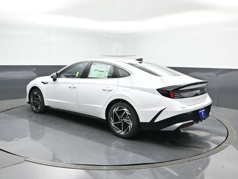 New 2026 Hyundai Sonata SEL FWD image 4