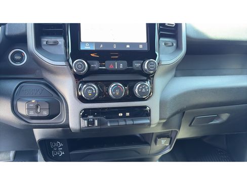 Used 2025 RAM 2500 Tradesman w/ Chrome Appearance Group AWD/4WD image 14