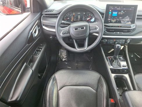 Used 2023 Jeep Compass Limited image 13