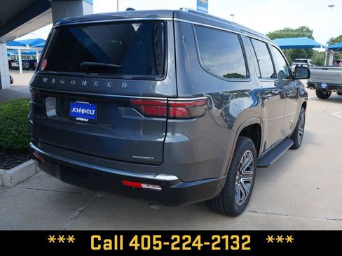 Used 2024 Jeep Wagoneer Series II w/ Flexible Seating Group RWD image 9