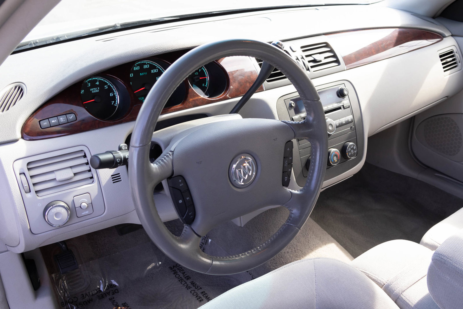 Used 2009 Buick Lucerne CX FWD image 4