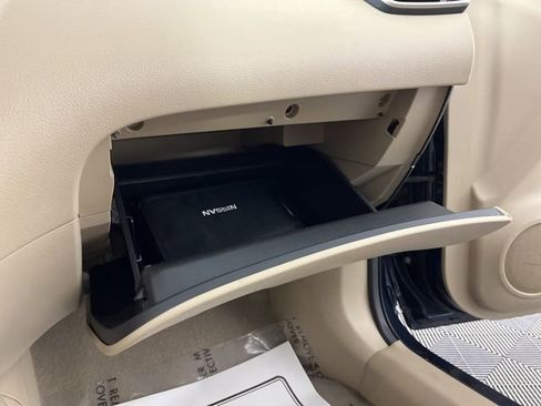 Used 2015 Nissan Rogue SL w/ SL Premium Package image 40