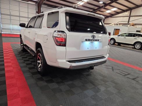 Used 2017 Toyota 4Runner TRD Off-Road Premium AWD/4WD image 27