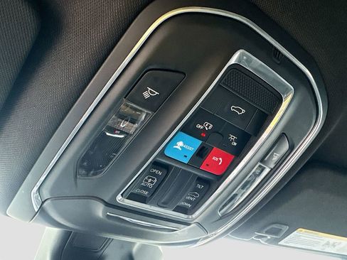 Used 2023 Jeep Grand Cherokee Altitude AWD/4WD image 17