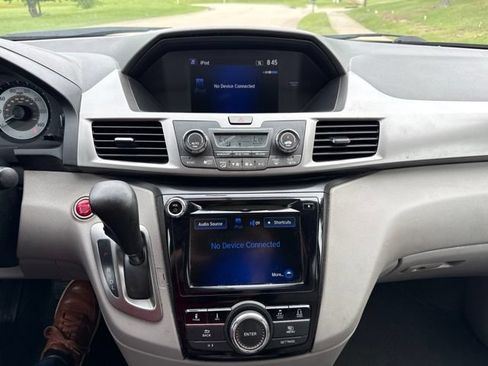 Used 2016 Honda Odyssey SE image 9
