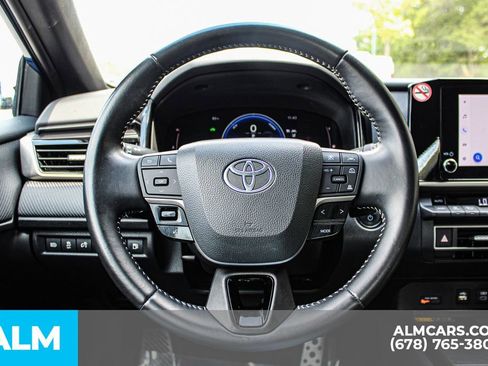 Used 2025 Toyota Camry SE image 24