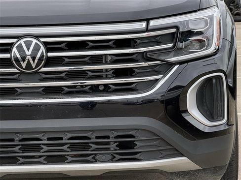 Used 2025 Volkswagen Atlas SE image 8