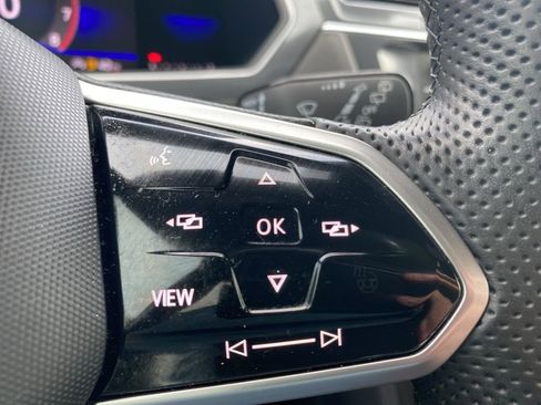 Used 2022 Volkswagen Tiguan SE R-Line image 23