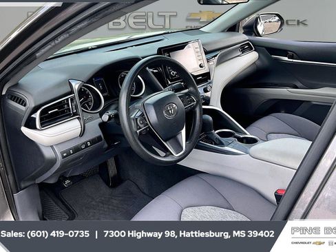 Used 2023 Toyota Camry LE image 12