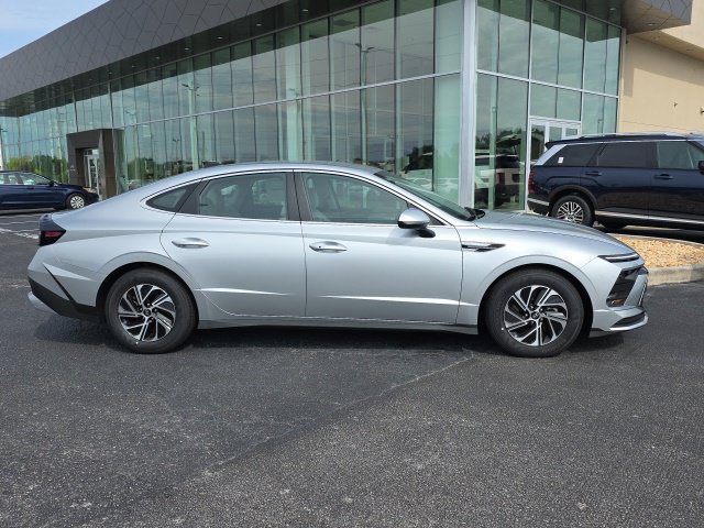 New 2026 Hyundai Sonata Blue FWD image 18