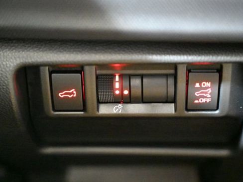 Used 2025 Subaru Forester Limited image 45