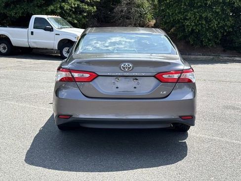 Used 2018 Toyota Camry LE FWD image 3