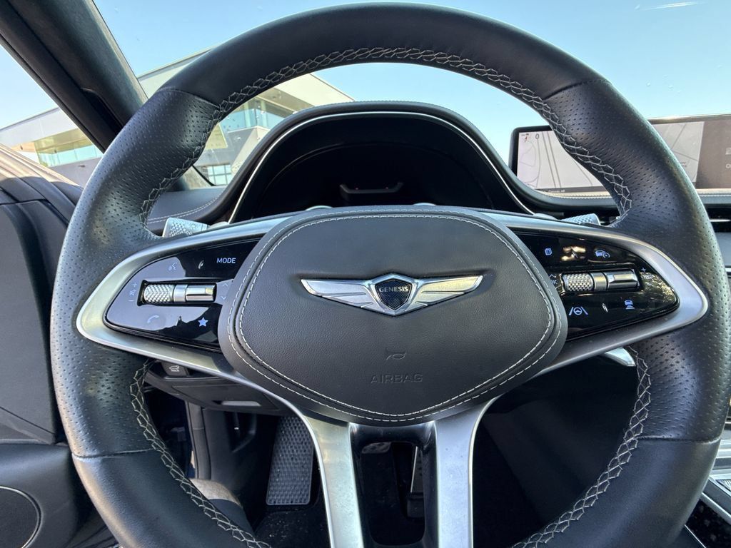 Used 2022 Genesis GV70 3.5T Sport w/ Sport Prestige Package AWD/4WD image 20