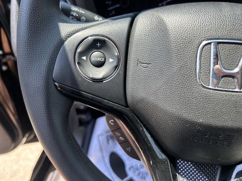 Used 2020 Honda HR-V LX image 17