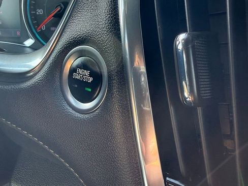 Used 2023 Chevrolet Traverse LT image 25