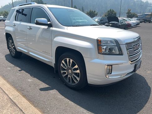 Used 2016 GMC Terrain Denali AWD/4WD image 3