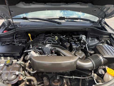 Used 2019 Jeep Grand Cherokee Laredo AWD/4WD image 44