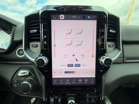 New 2026 RAM 1500 4x4 Crew Cab image 27