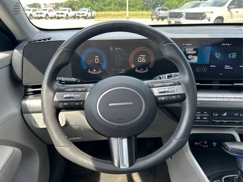 Used 2025 Hyundai Kona SEL AWD/4WD image 13