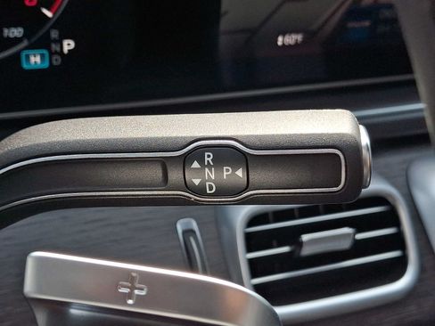 Used 2025 Mercedes-Benz GLE 450e 4MATIC image 12