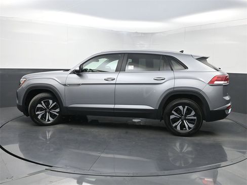 Used 2024 Volkswagen Atlas Cross Sport SE image 40