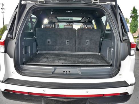 Used 2024 Lincoln Navigator L Reserve AWD/4WD image 17