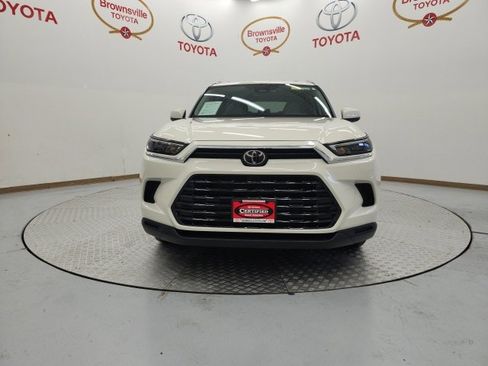 Certified 2024 Toyota Grand Highlander XLE image 4