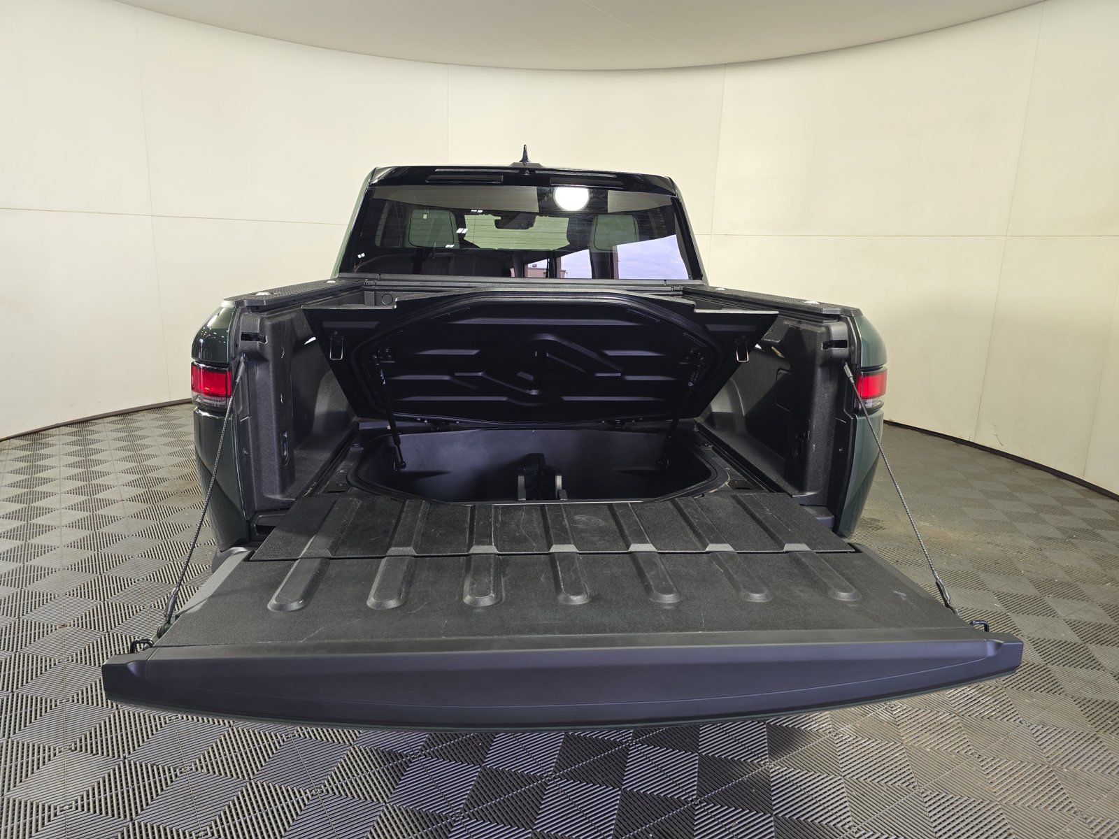 Used 2023 Rivian R1T Adventure Quad AWD/4WD image 15